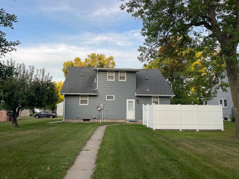 906 15th St S, Benson, MN 56215