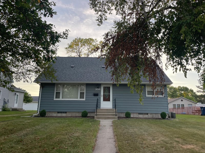 906 15th St S, Benson, MN 56215