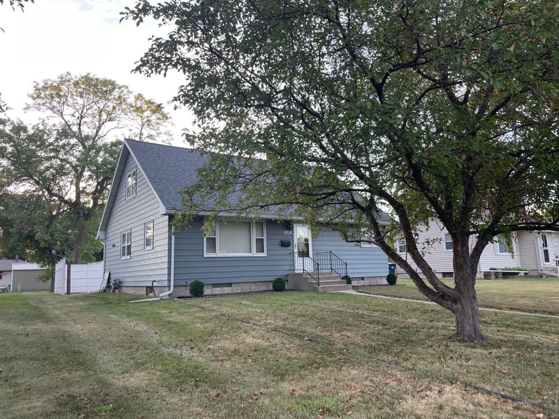 906 15th St S, Benson, MN 56215