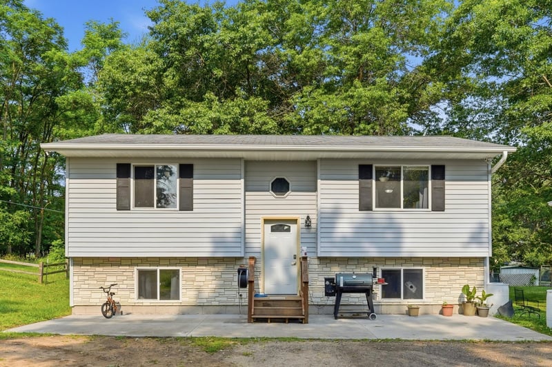919 Lincoln Ave, Amery, WI 54001