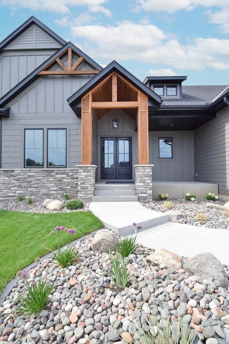 17974 Staples St NE, Ham Lake, MN 55304