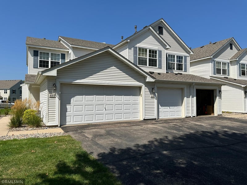 603 Providence Dr, Shakopee, MN 55379