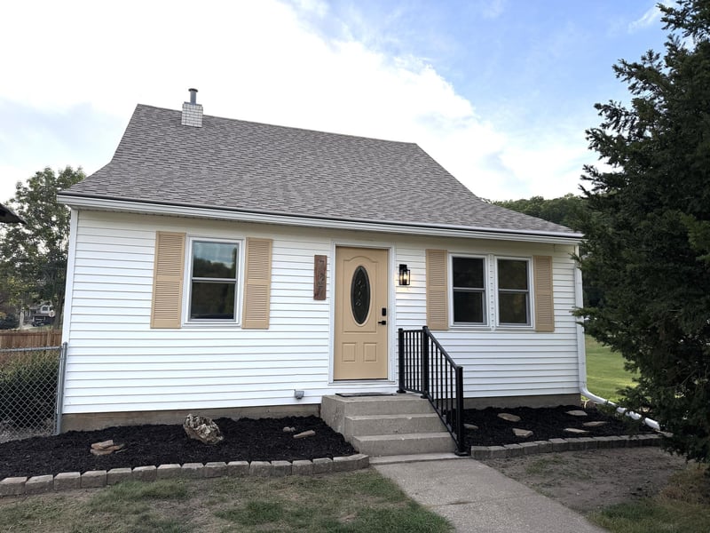 727 S 7th St, La Crescent, MN 55947