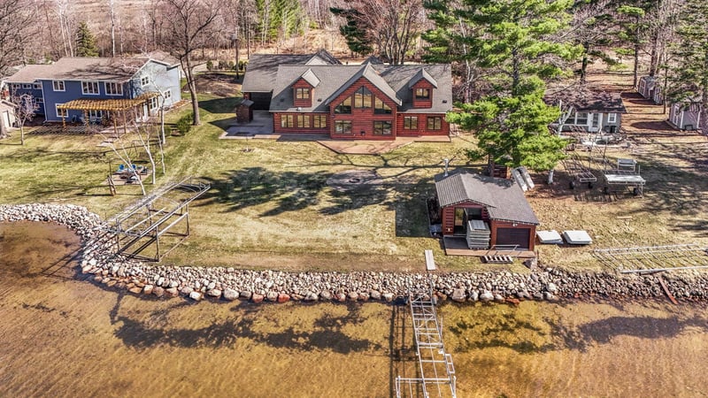 35902 Hoffman Beach Dr, Hillman, MN 56338
