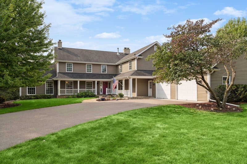 2350 Longview Cir, Orono, MN 55356