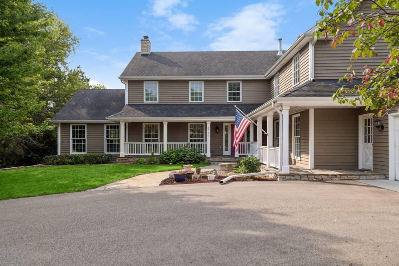 2350 Longview Cir, Orono, MN 55356