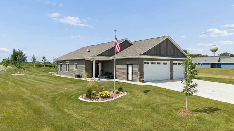 1352 Bradford St SE, Hutchinson, MN 55350