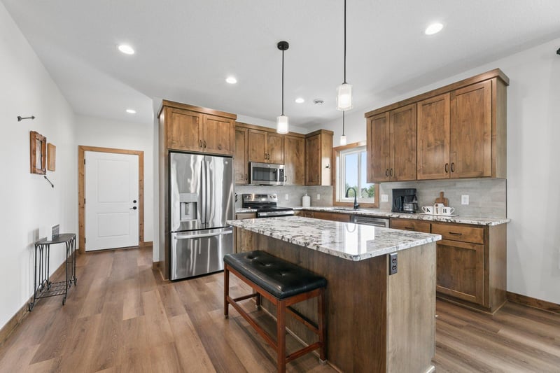1352 Bradford St SE, Hutchinson, MN 55350