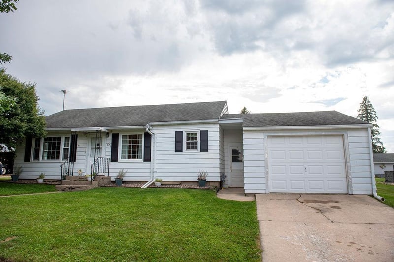 301 Washington St NW, Preston, MN 55965