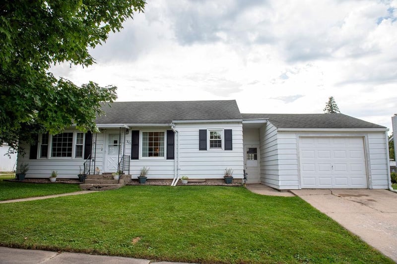 301 Washington St NW, Preston, MN 55965