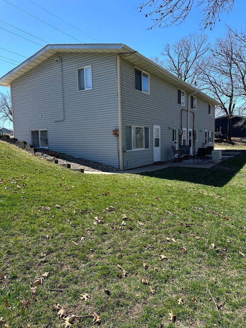 520 W State St, Belle Plaine, MN 56011