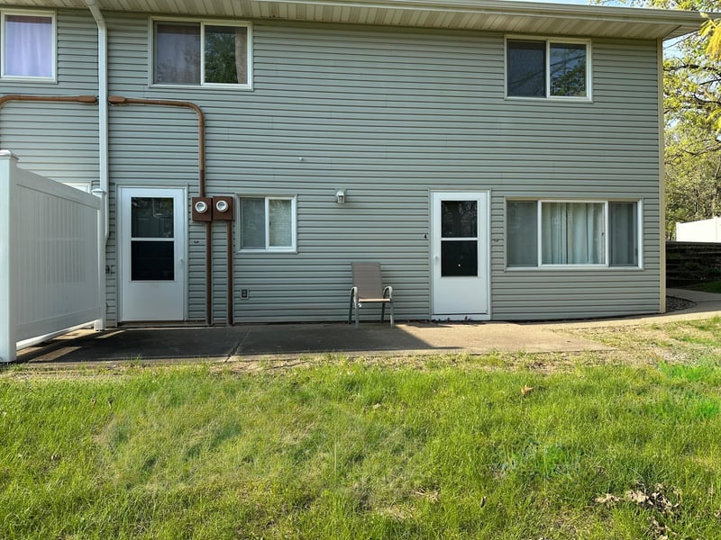 520 W State St, Belle Plaine, MN 56011