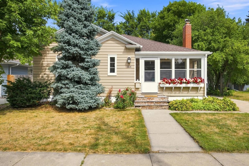 514 4th Ave S, Moorhead, MN 56560