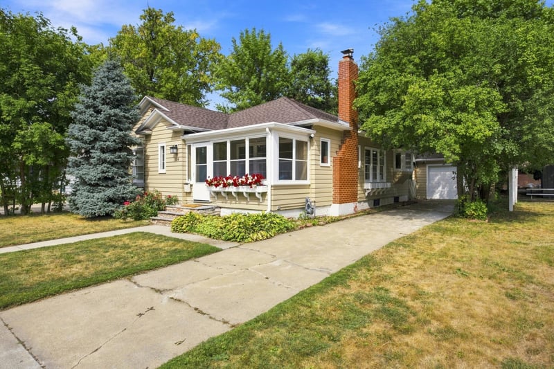 514 4th Ave S, Moorhead, MN 56560