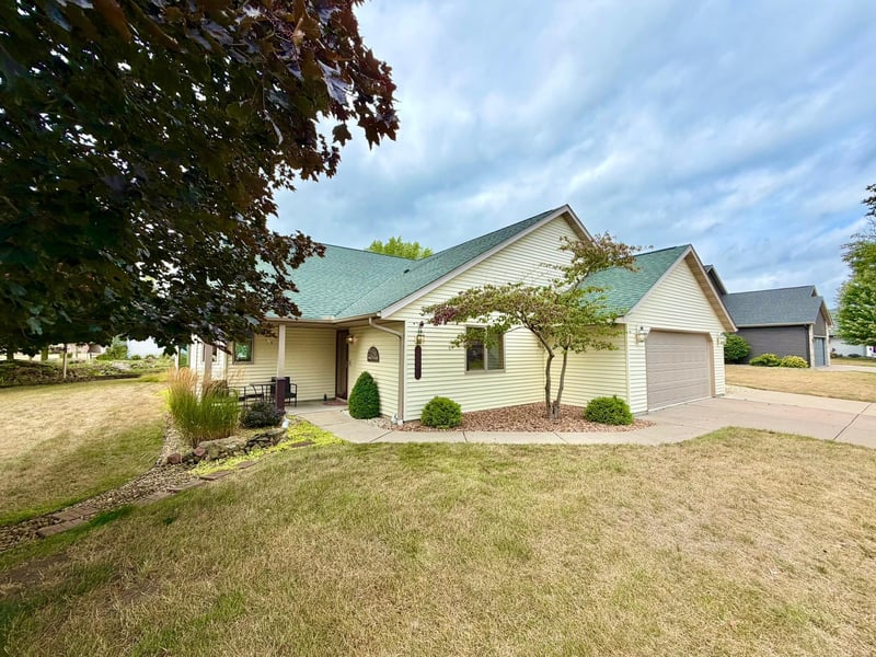 2520 Sunny Meadow Ln, Red Wing, MN 55066