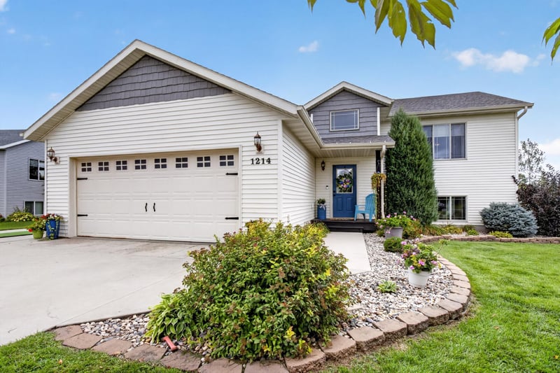 1214 6th Ave NW, Perham, MN 56573