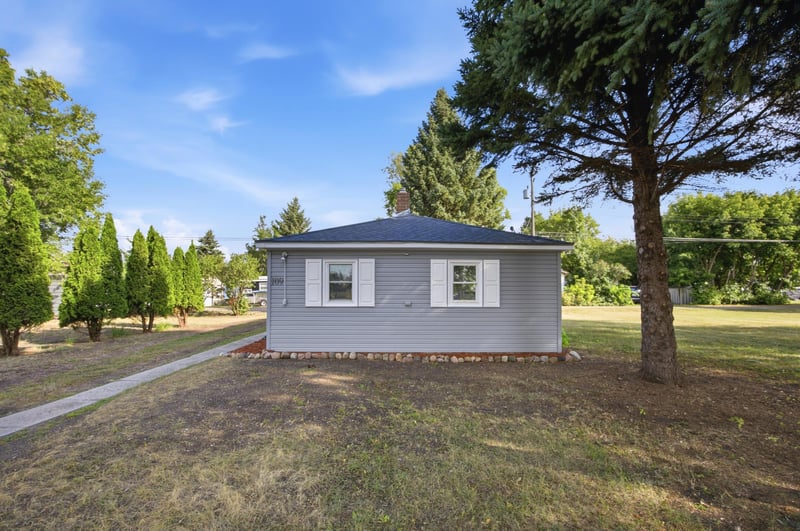 109 2nd Ave SW, Dilworth, MN 56529