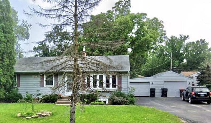 150 Roselawn Ave E, Maplewood, MN 55117
