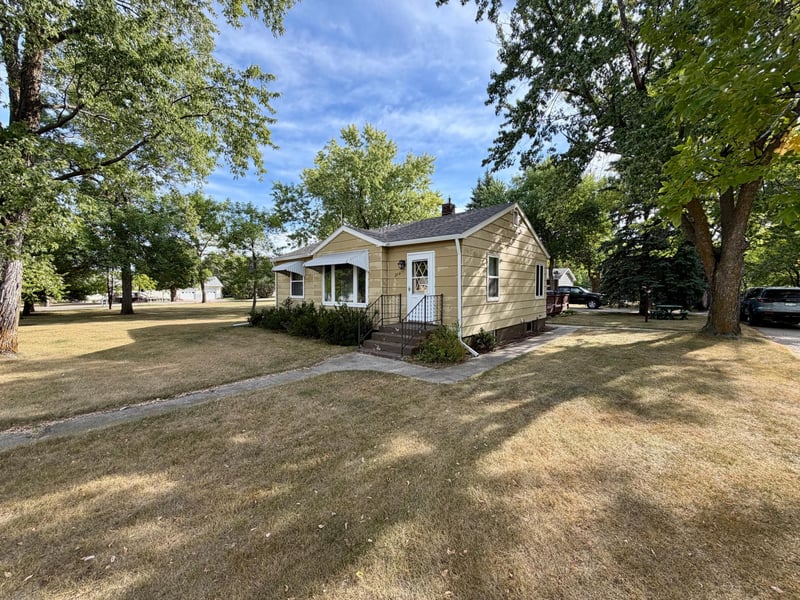 214 2nd St, Hawley, MN 56549