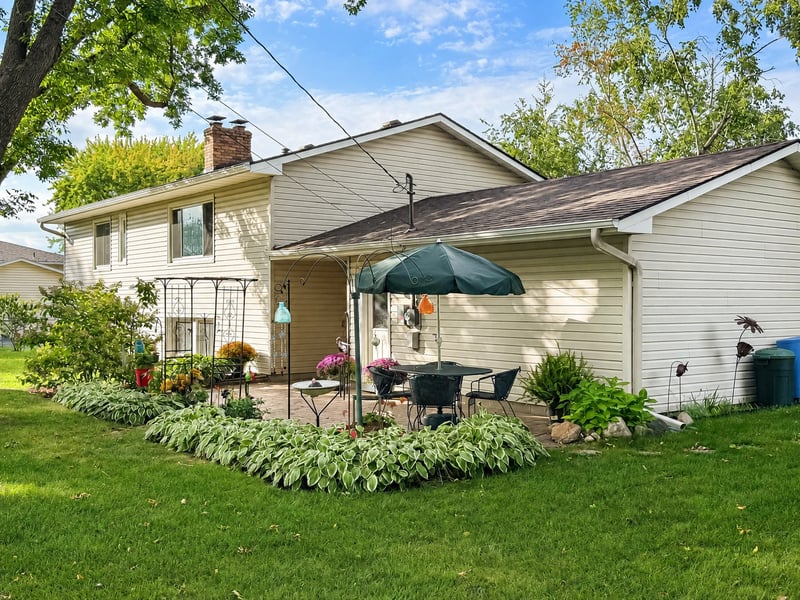 1798 E Bluestone Dr, Eagan, MN 55122