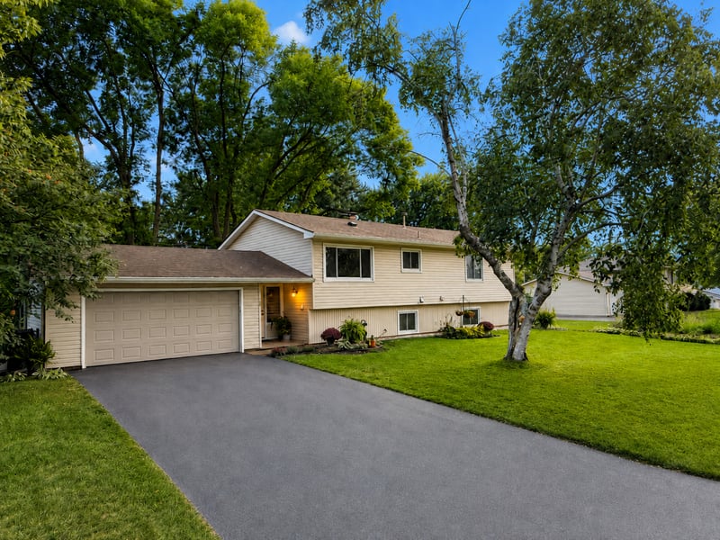 1798 E Bluestone Dr, Eagan, MN 55122