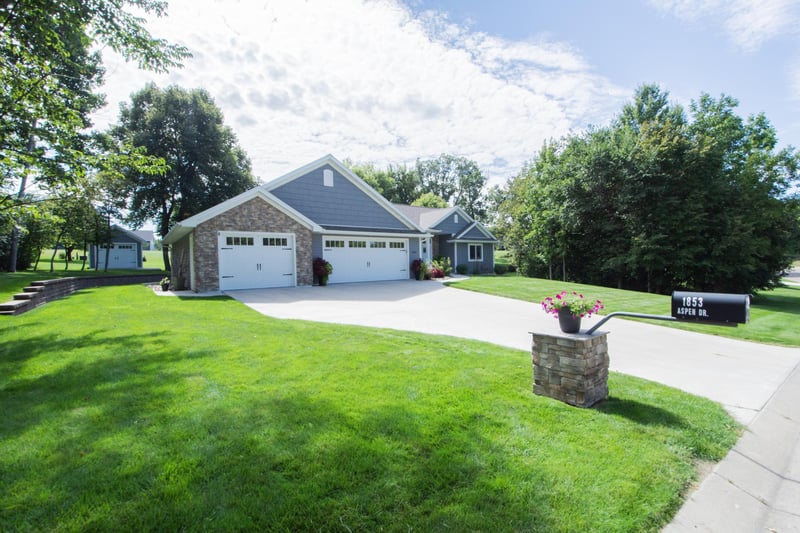 1853 Aspen Dr, Detroit Lakes, MN 56501