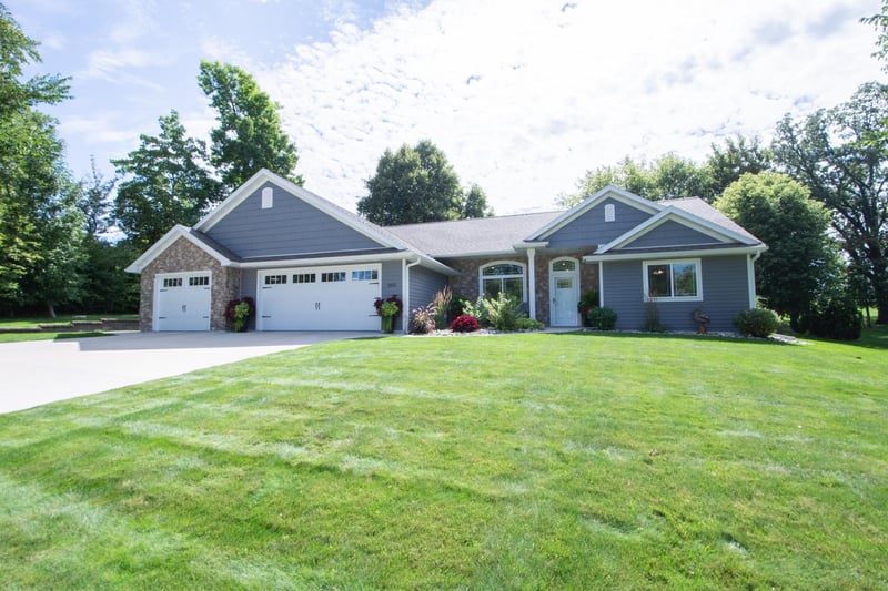 1853 Aspen Dr, Detroit Lakes, MN 56501