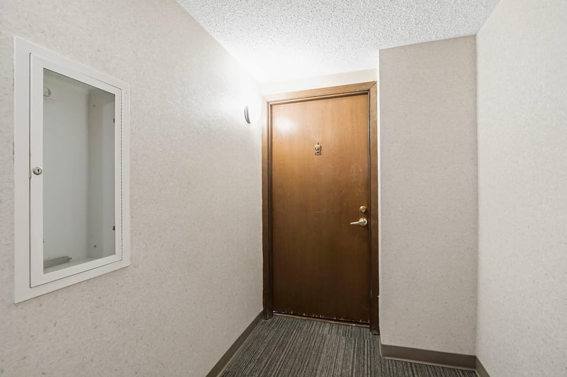 7318 W 22nd St #111, Saint Louis Park, MN 55426