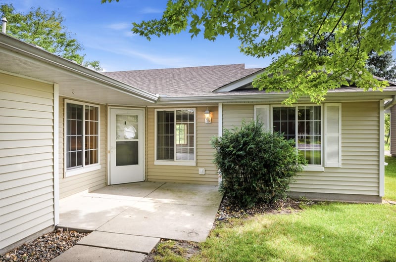 817 Greensview Ct NW, Hutchinson, MN 55350