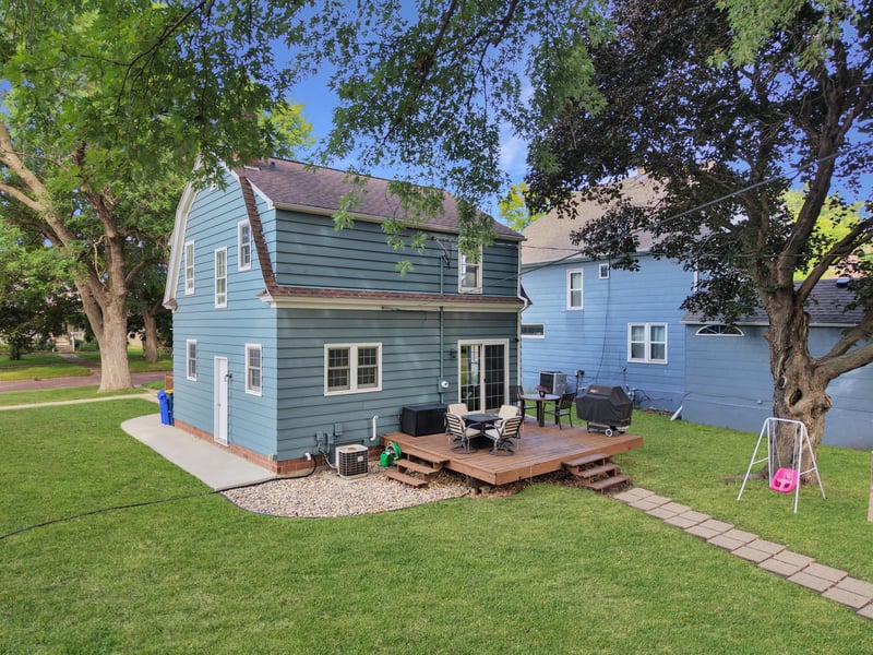 2713 Linden Ave, Slayton, MN 56172