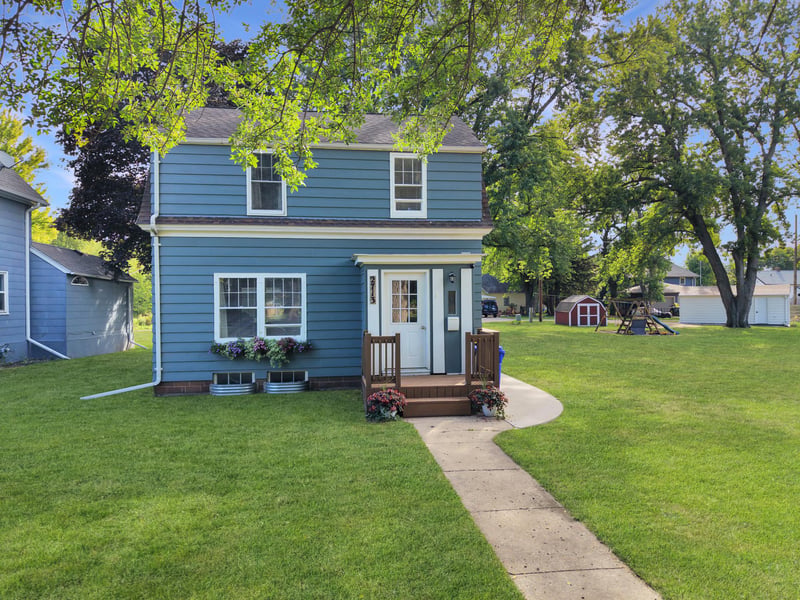 2713 Linden Ave, Slayton, MN 56172