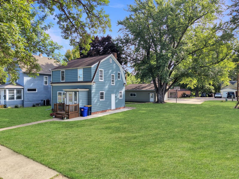 2713 Linden Ave, Slayton, MN 56172