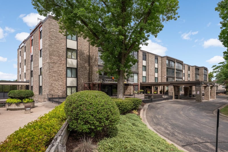 1077 Sibley Memorial Hw #605, Mendota Heights, MN 55118