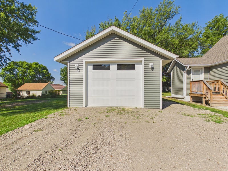 515 1st St NE, Glenwood, MN 56334