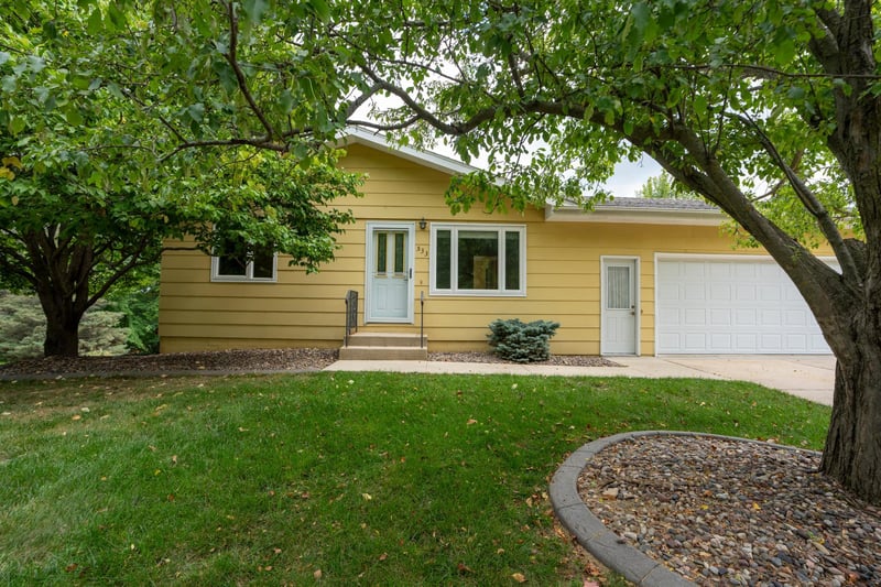 533 29th St NW, Rochester, MN 55901