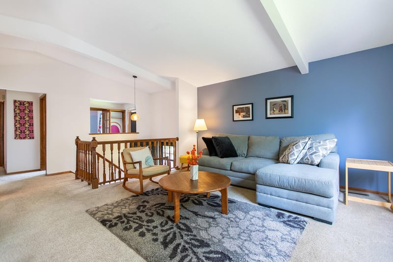 5600 Donegal Dr, Shoreview, MN 55126