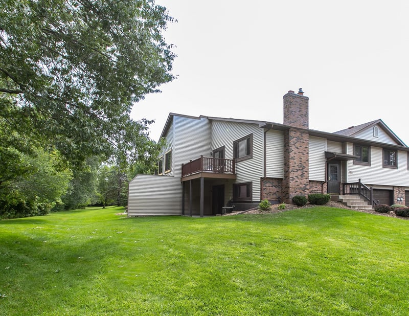 5600 Donegal Dr, Shoreview, MN 55126
