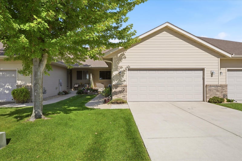 1421 Roberts Rd, Buffalo, MN 55313