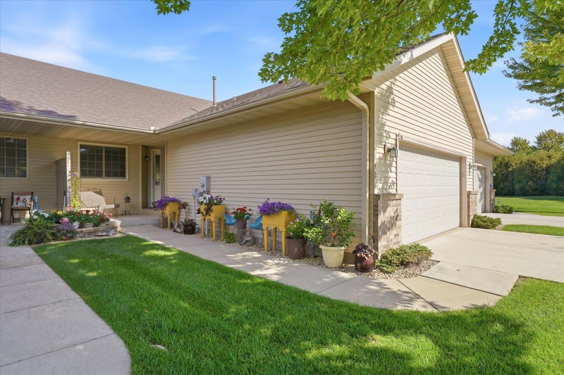 1421 Roberts Rd, Buffalo, MN 55313