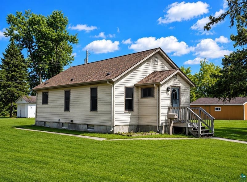 14 E 5th Ave N, Aurora, MN 55705