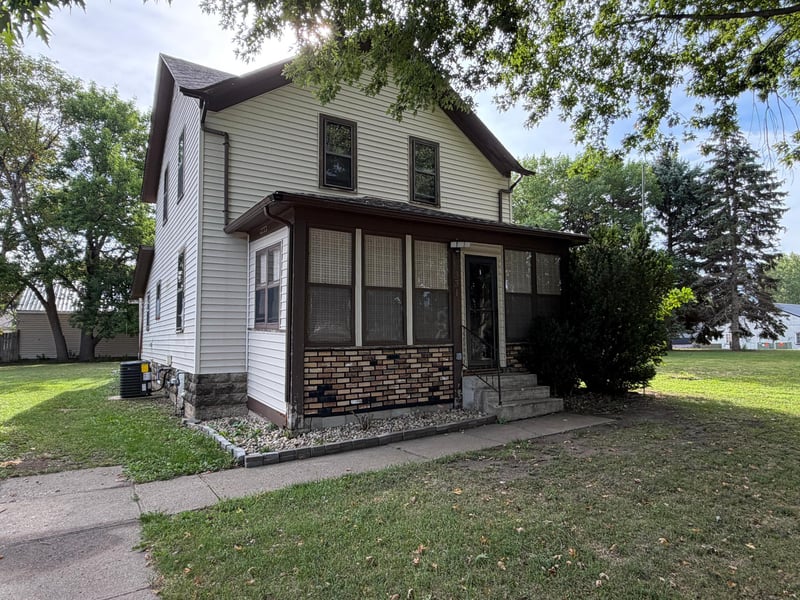 331 SW Park St, Luverne, MN 56156