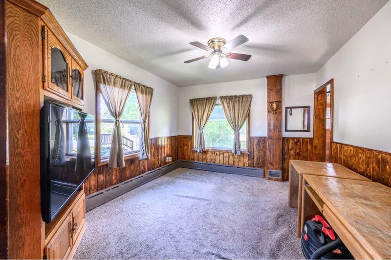 220 W Howard Ave, Keewatin, MN 55753