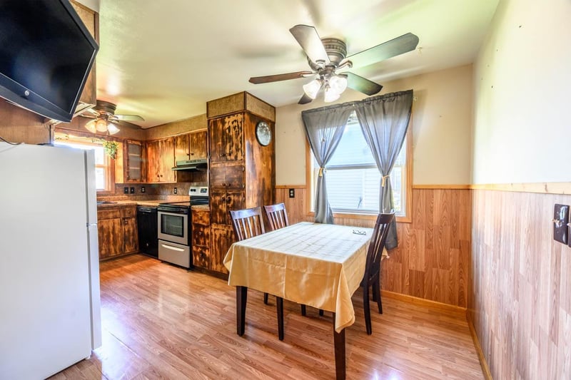 220 W Howard Ave, Keewatin, MN 55753