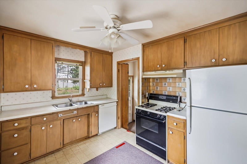 8680 Granada Ave S, Cottage Grove, MN 55016