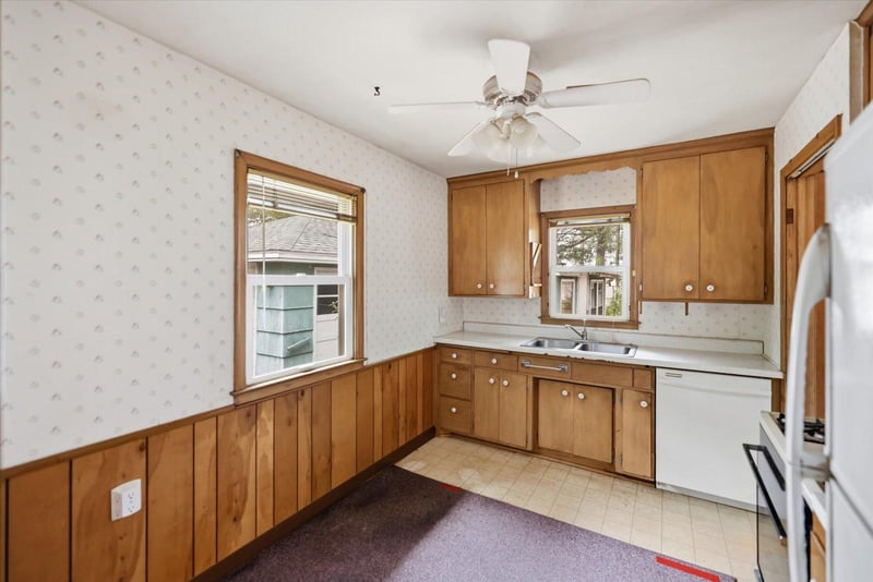 8680 Granada Ave S, Cottage Grove, MN 55016