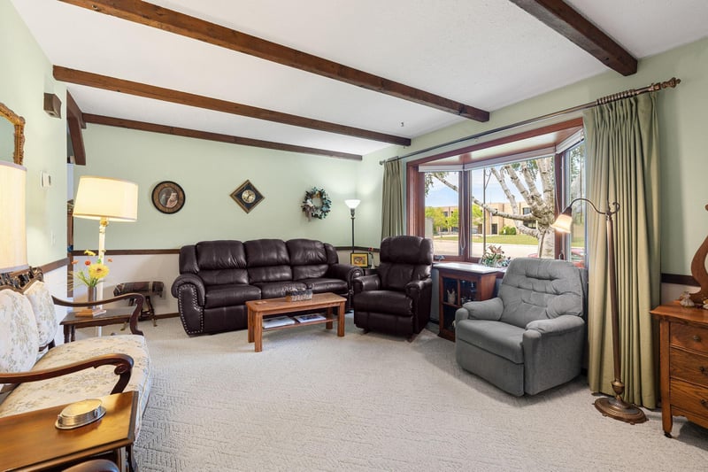 555 15th St NE, Owatonna, MN 55060
