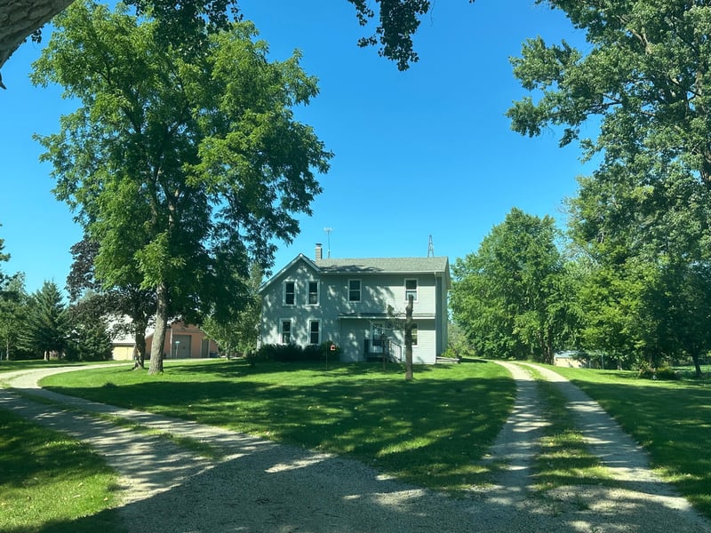 22301 Glynview Trl, Faribault, MN 55021