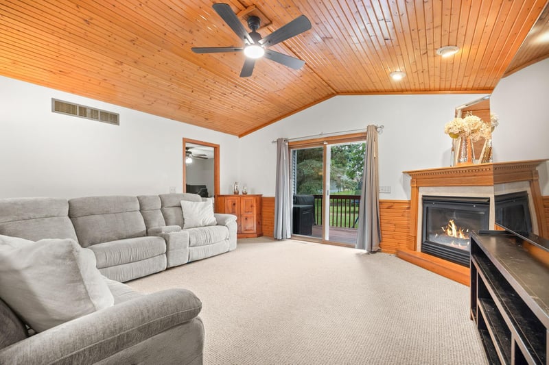 504 E Elmwood St, Arlington, MN 55307