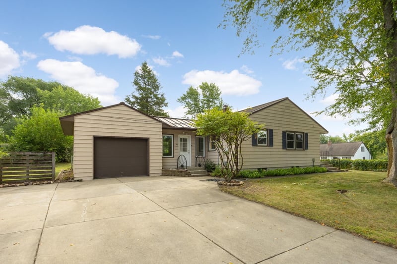 4320 Pleasant St SE, Prior Lake, MN 55372