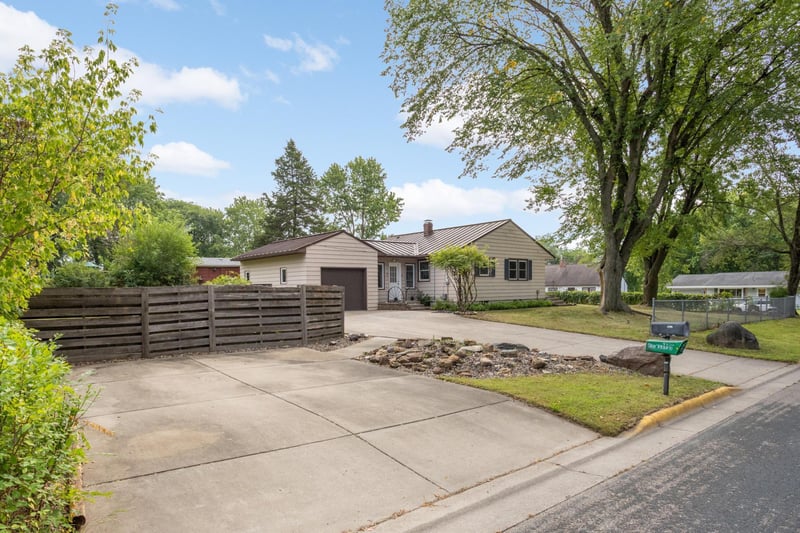 4320 Pleasant St SE, Prior Lake, MN 55372